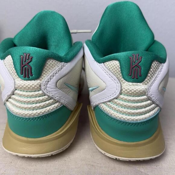 Size 9- Nike Sue Bird x Kyrie Infinity Golden Tribute - Picture 4 of 9